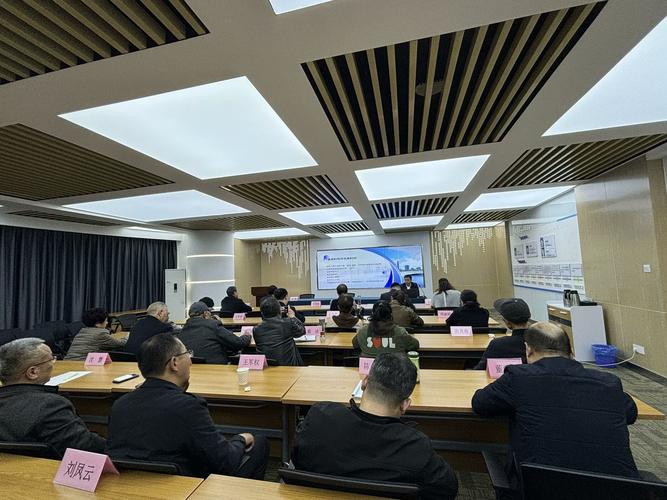 我所首席合伙人与我市注册会计师开展业务交流